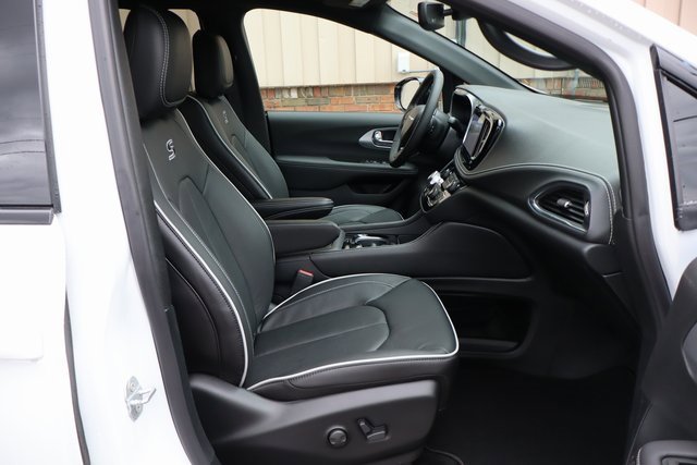 New 2026 Chrysler Pacifica Limited w/ S Appearance Package image 56