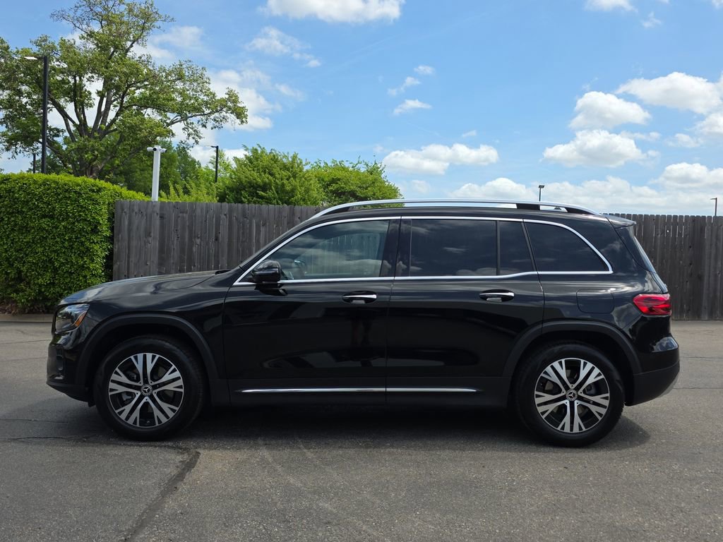 Used 2026 Mercedes-Benz GLB 250 4MATIC image 2