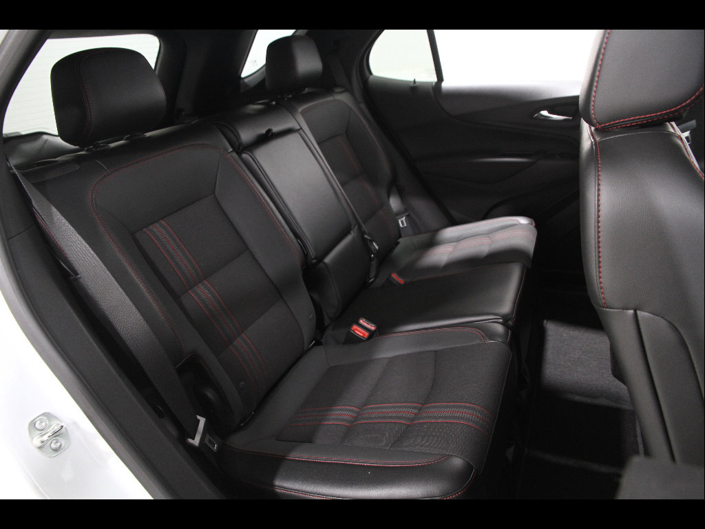 Certified 2024 Chevrolet Equinox RS FWD image 17