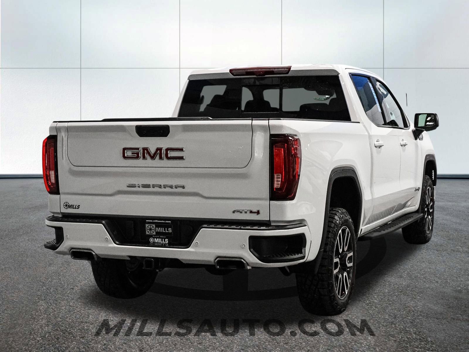 Certified 2024 GMC Sierra 1500 AT4 w/ Technology Package AWD/4WD image 7