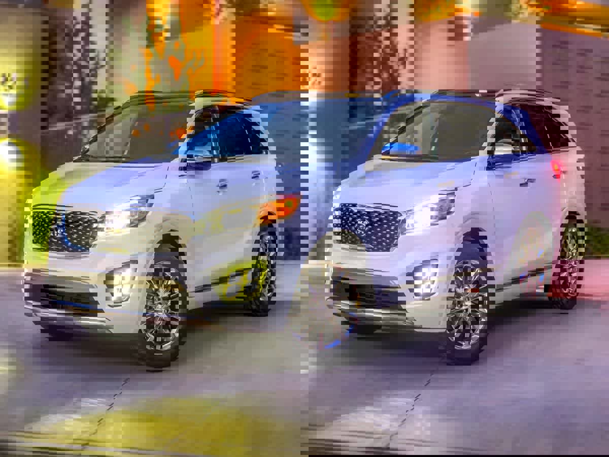 Used 2016 Kia Sorento SX image 1