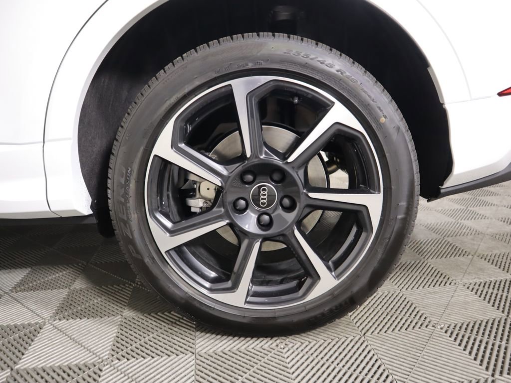 Used 2025 Audi Q3 2.0T Premium Plus w/ Premium Plus Package image 32