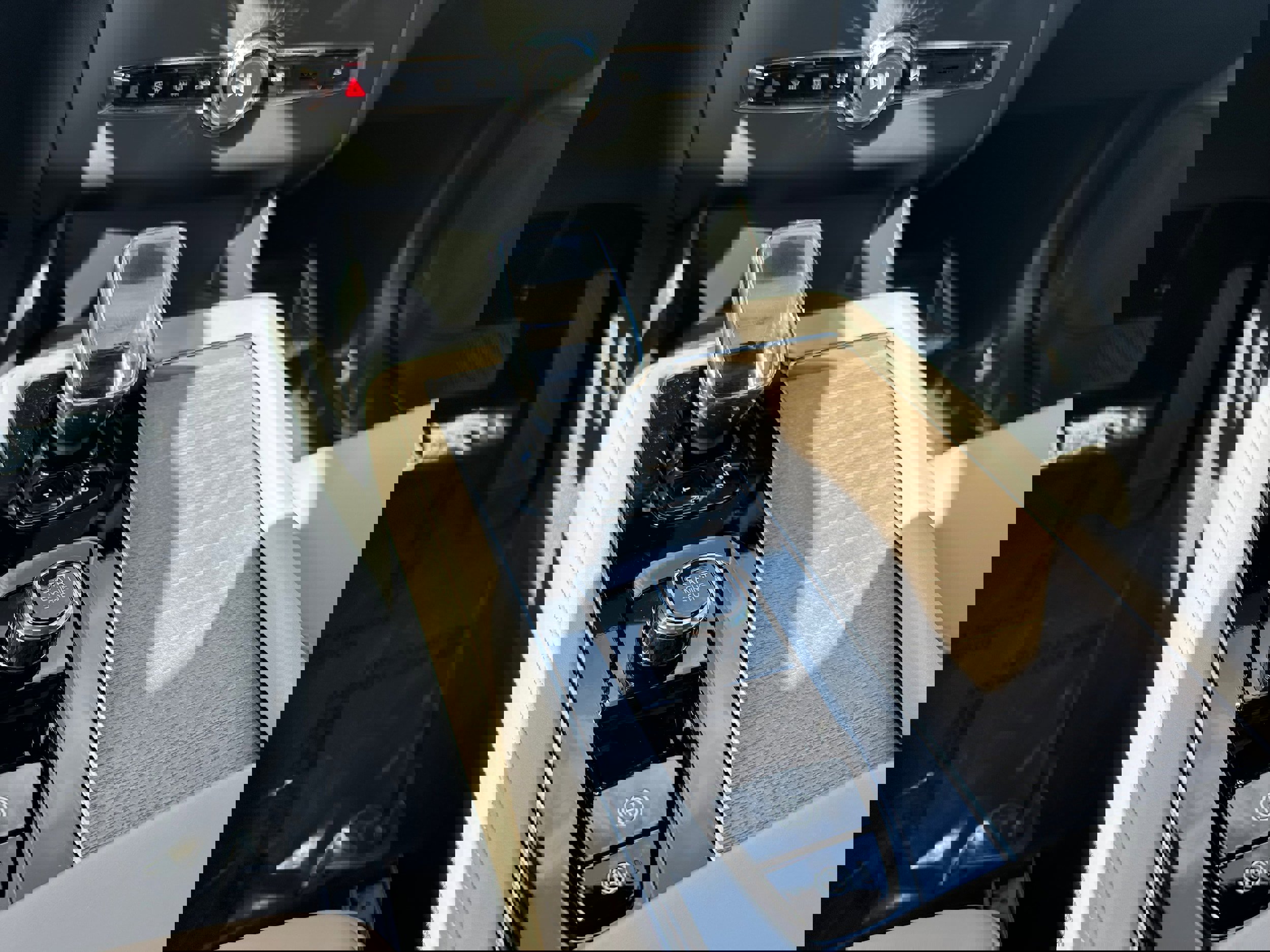 Used 2026 Volvo XC90 B5 Plus w/ Protection Package Premier image 14