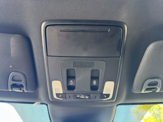 Certified 2025 Honda Pilot Black Edition image 31