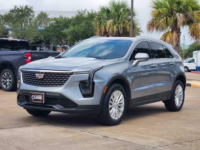Used 2024 Cadillac XT4 Luxury FWD image 3
