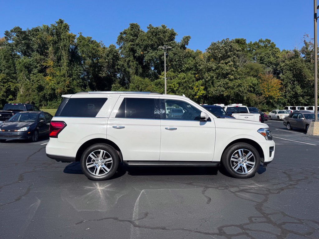 Used 2024 Ford Expedition Limited RWD image 4