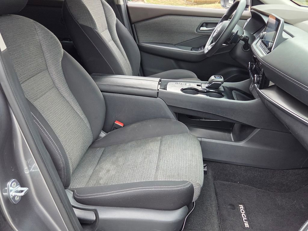 Used 2022 Nissan Rogue SV image 15