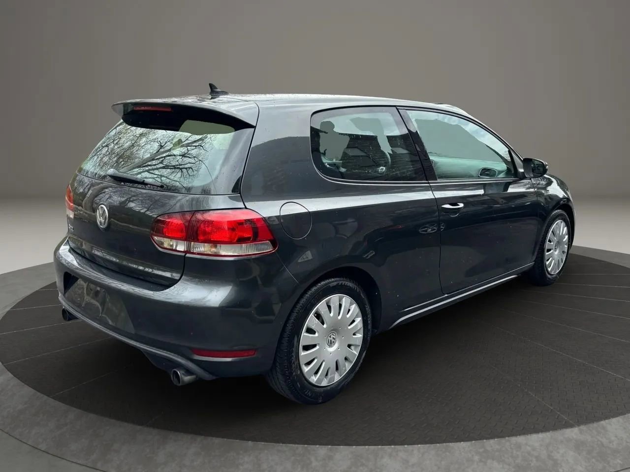Used 2011 Volkswagen GTI 2-Door FWD image 4