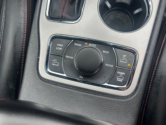 Used 2019 Jeep Grand Cherokee Trailhawk w/ Trailhawk Luxury Group image 16