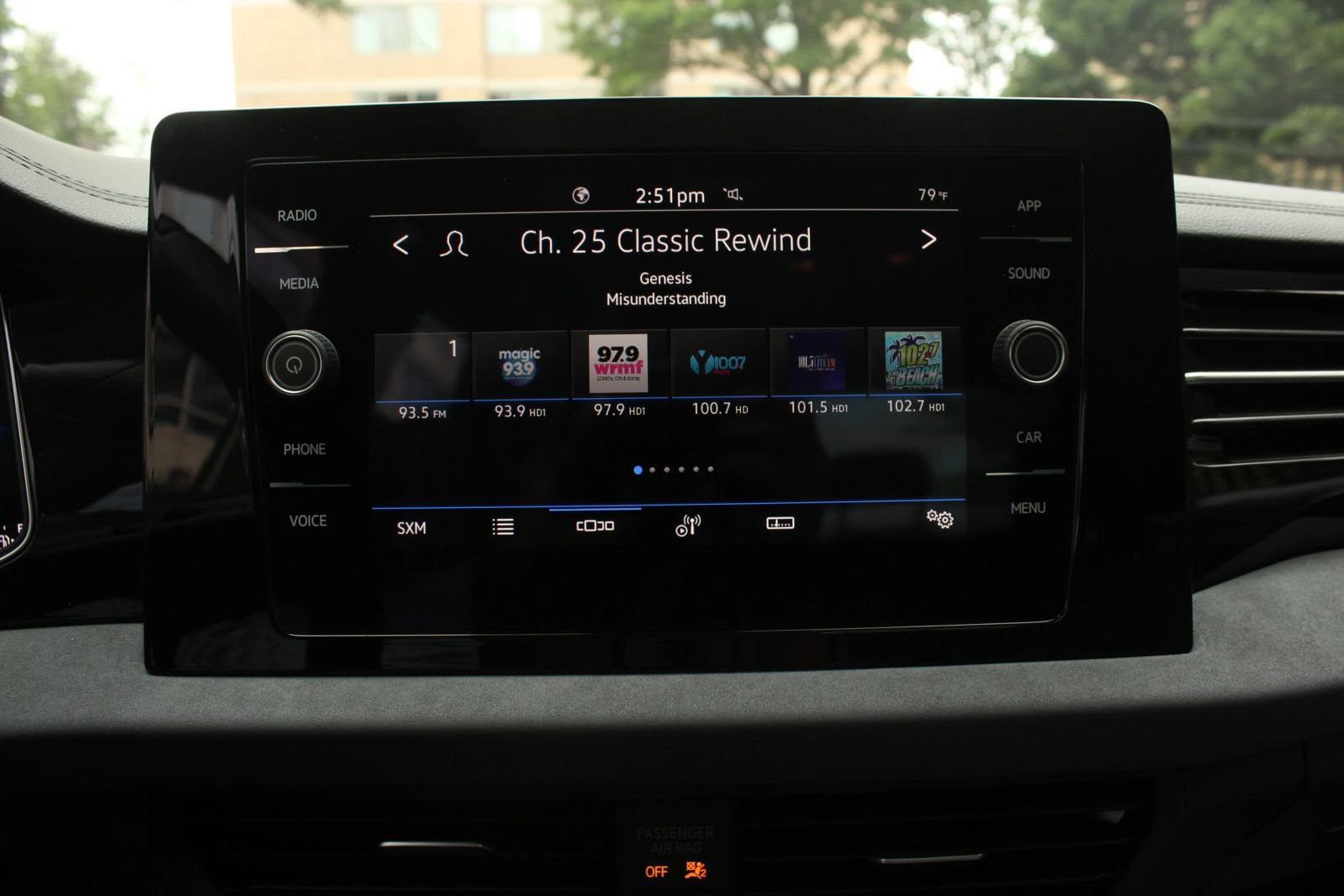 Used 2025 Volkswagen Jetta SE FWD image 31