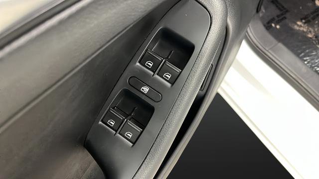 Used 2016 Volkswagen Jetta Sport image 21