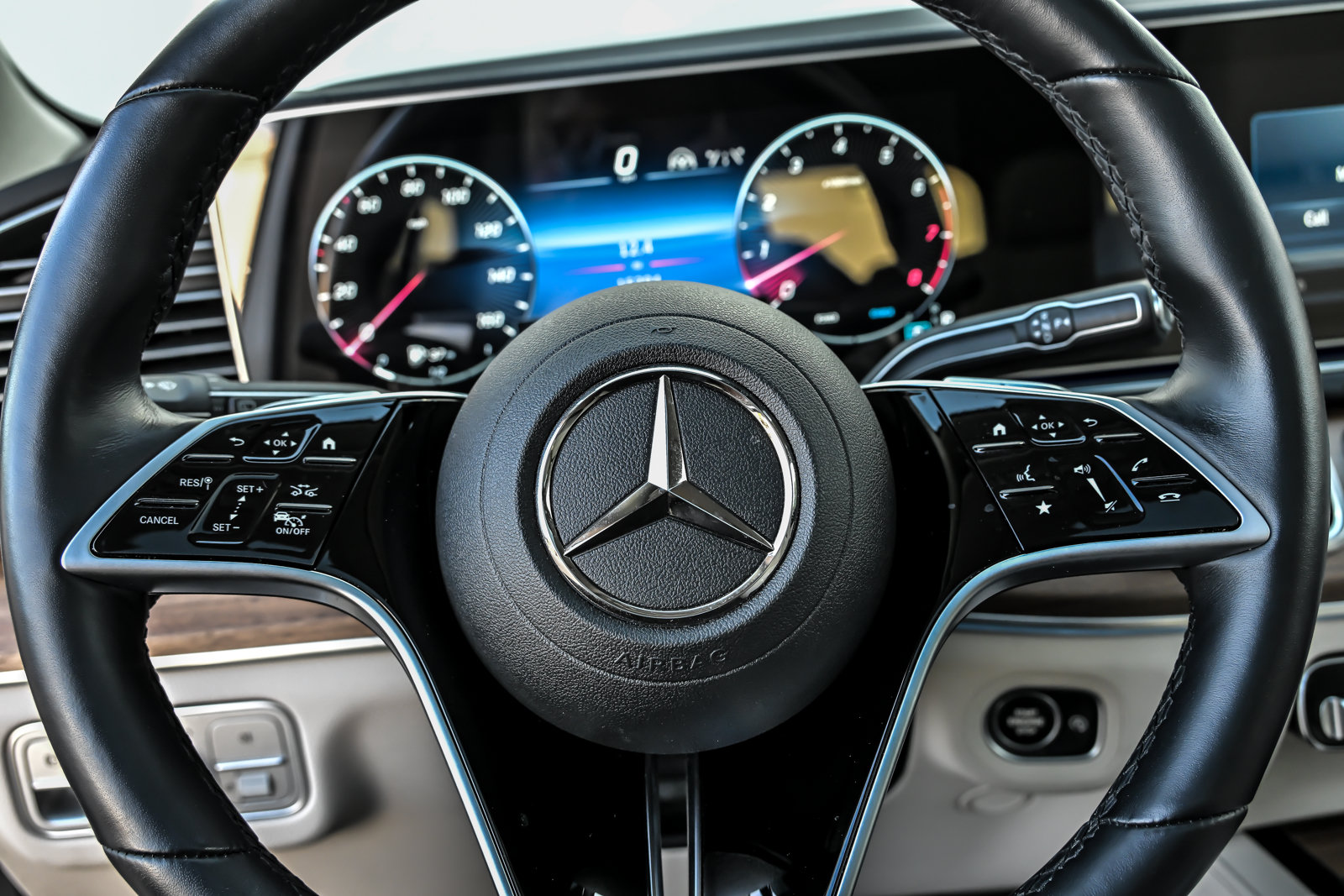 Used 2025 Mercedes-Benz GLS 450 4MATIC image 31