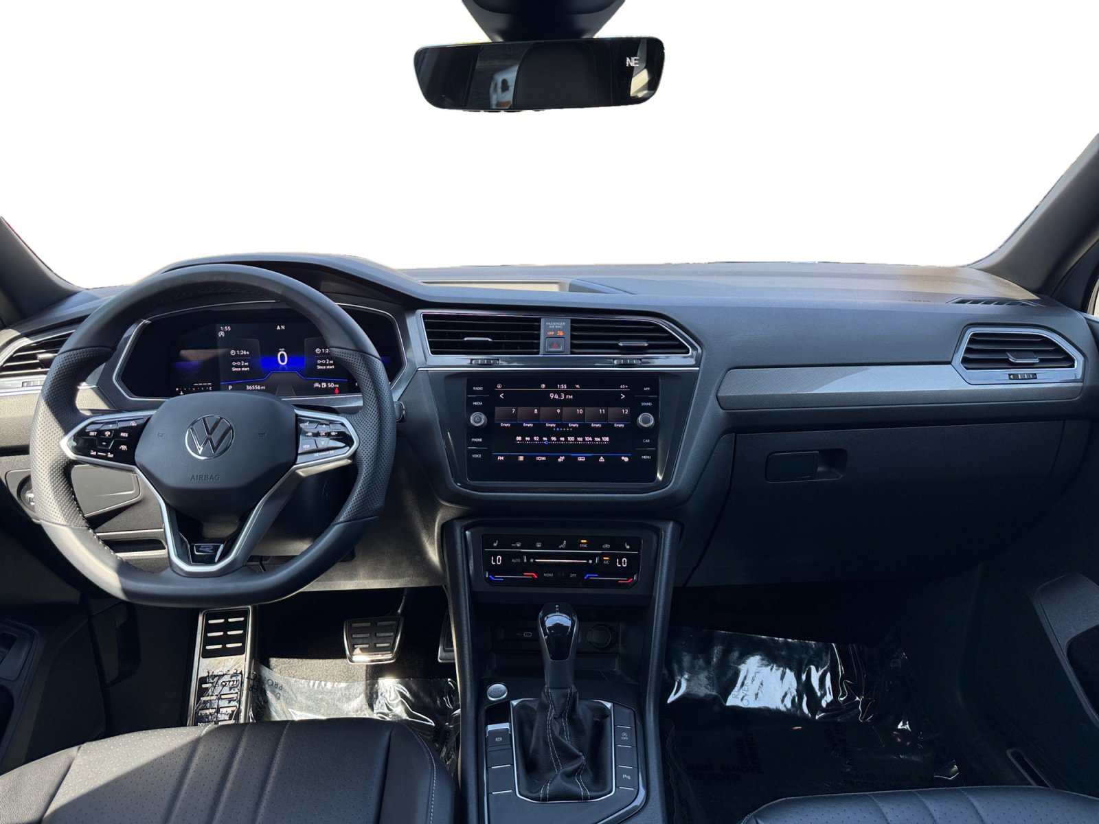 Used 2022 Volkswagen Tiguan SE R-Line FWD image 10