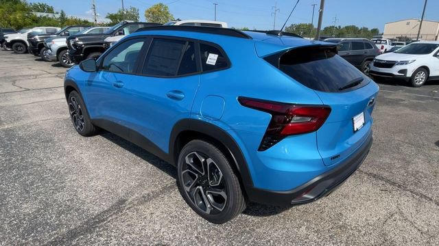 New 2026 Chevrolet Trax RS w/ Sunroof Package FWD image 8