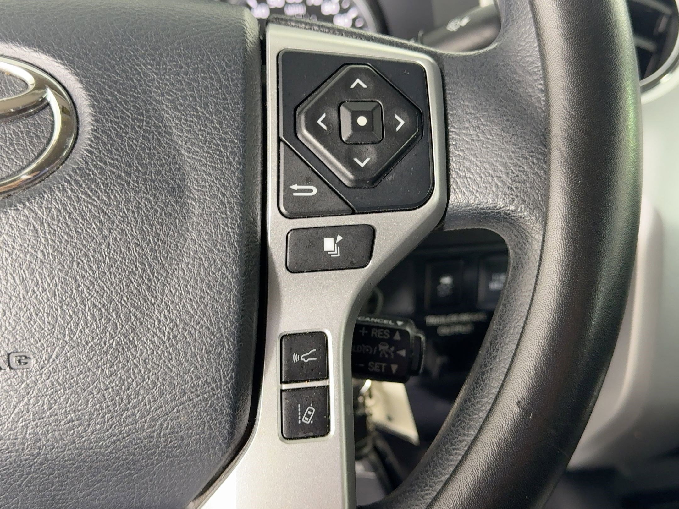 Used 2019 Toyota Tundra SR5 w/ SR5 Upgrade Package image 29