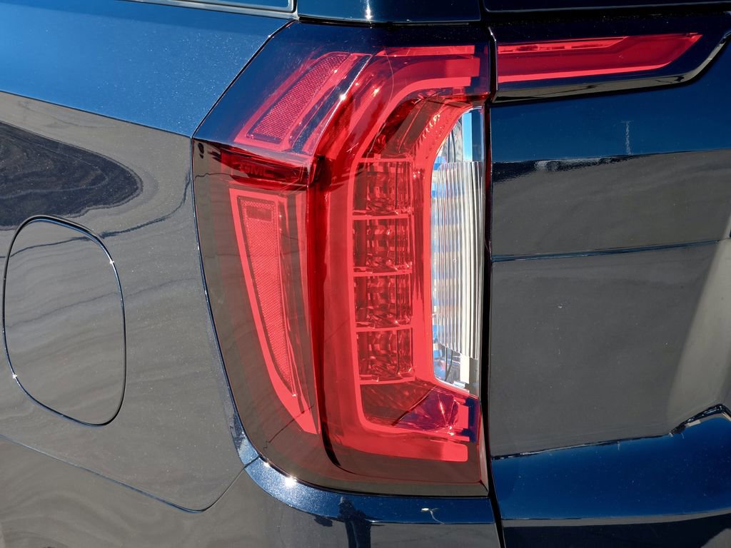 Used 2024 GMC Yukon Denali image 6