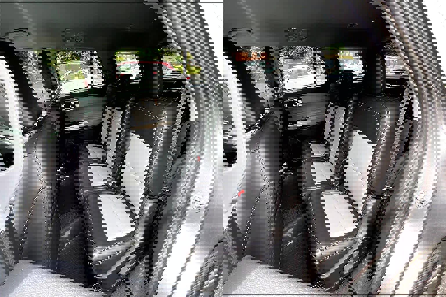 Used 2022 Ford Explorer XLT w/ Equipment Group 202A AWD/4WD image 20