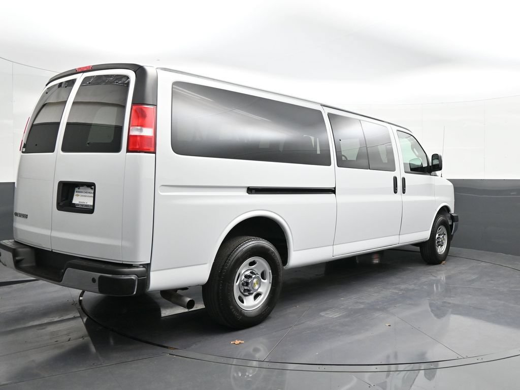 Certified 2024 Chevrolet Express 3500 LT w/ LT Preferred Equipment Group RWD image 5