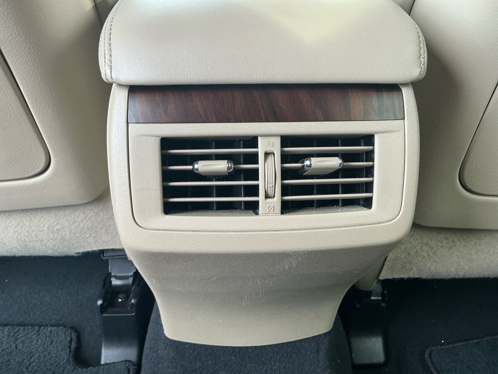 Used 2013 Toyota Venza XLE FWD image 32