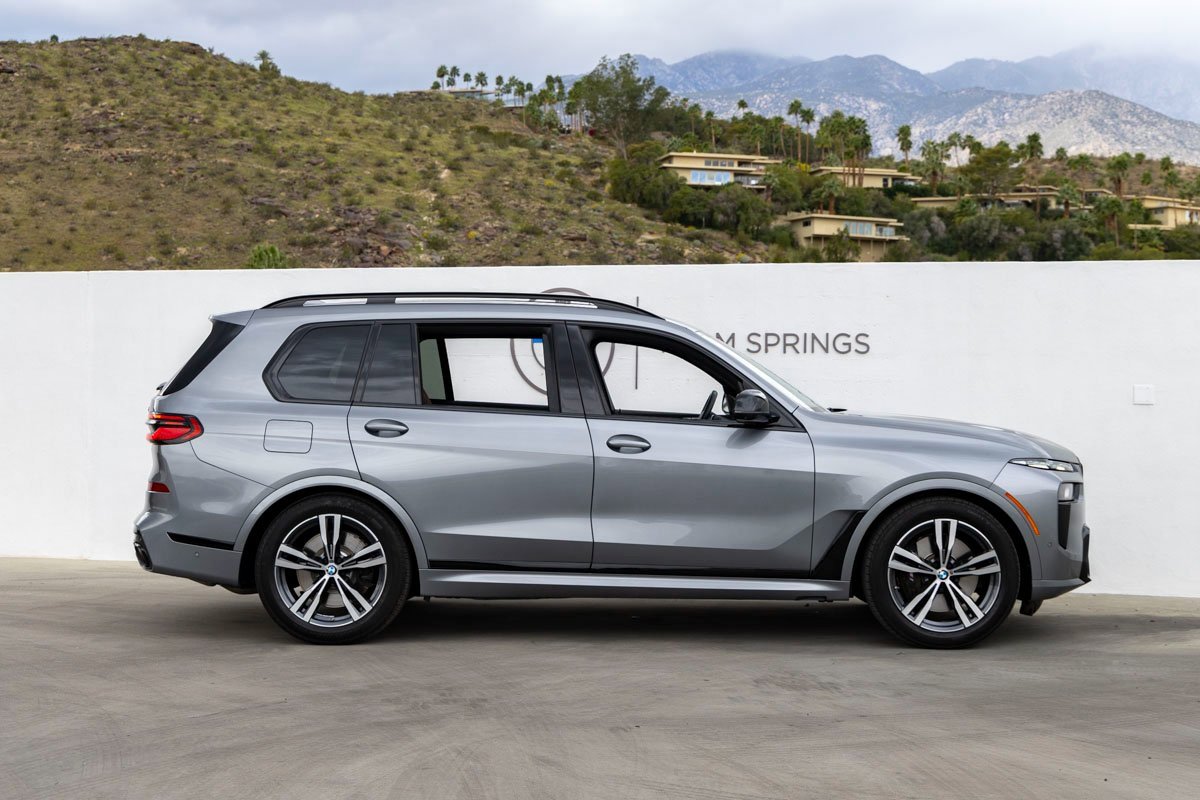 Certified 2025 BMW X7 M60i image 6