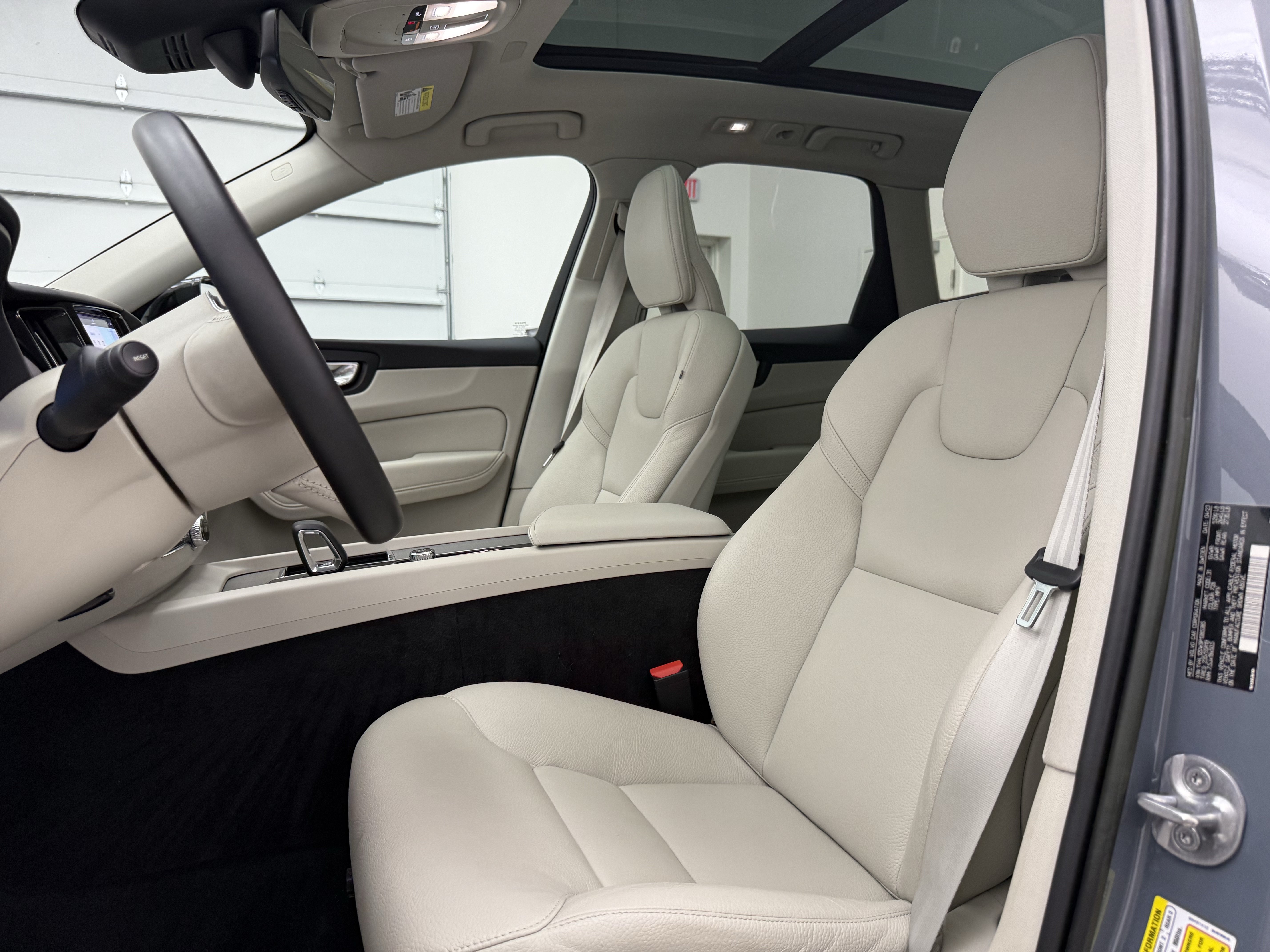 Certified 2023 Volvo XC60 B5 Plus w/ Climate Package FWD image 12