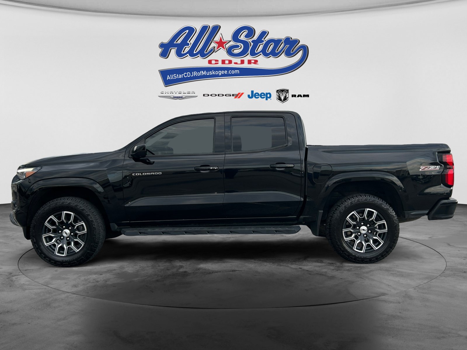 Used 2024 Chevrolet Colorado Z71 w/ Z71 Convenience Package 2 AWD/4WD image 8