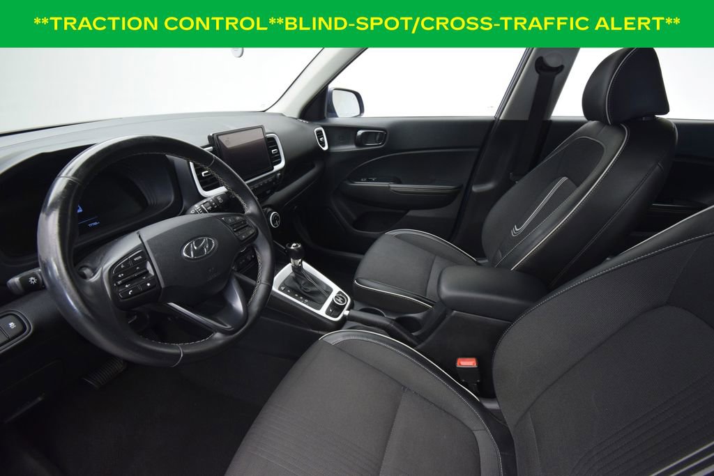 Used 2023 Hyundai Venue Limited w/ Cargo Package FWD image 11