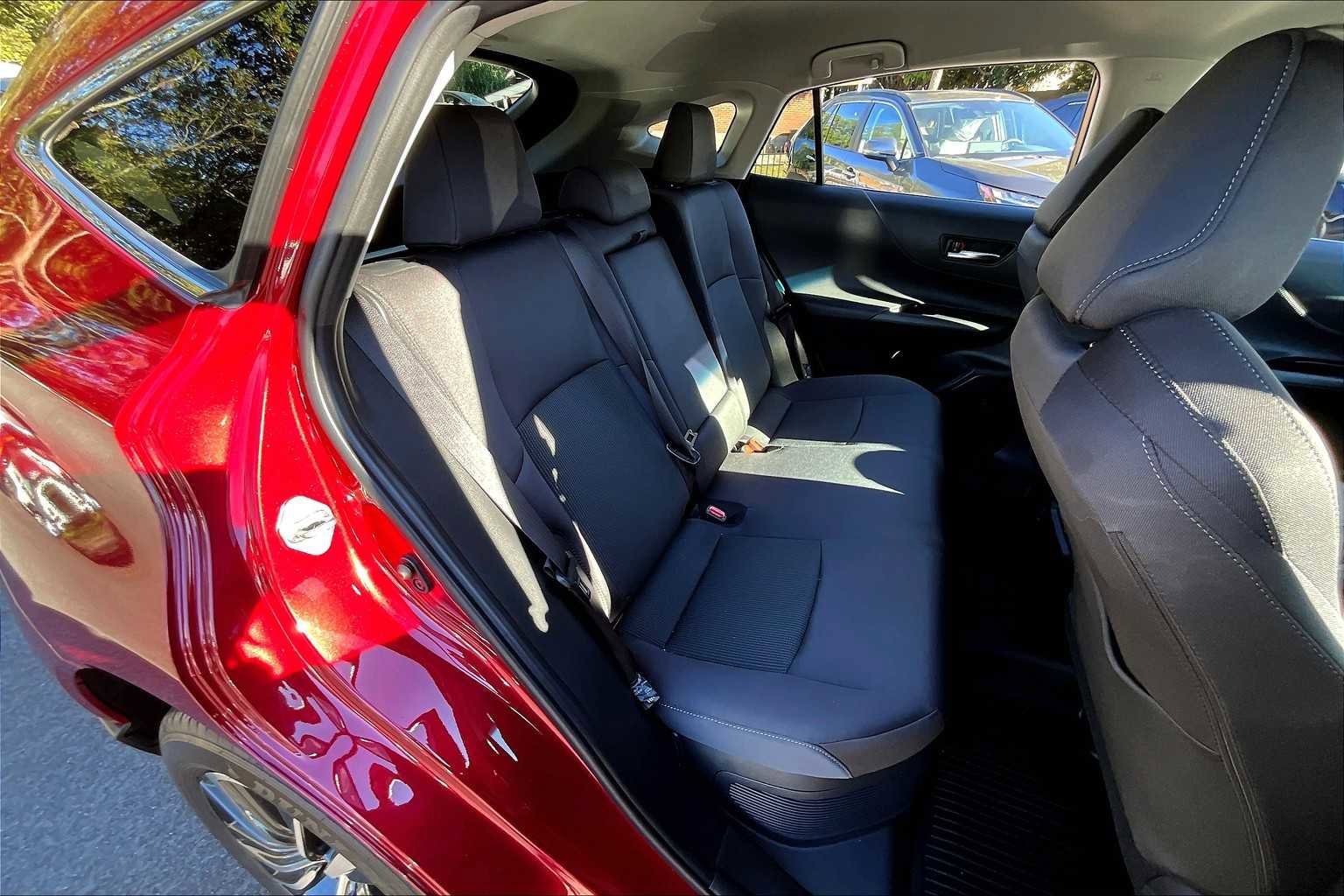 Used 2024 Toyota Venza LE AWD/4WD image 17