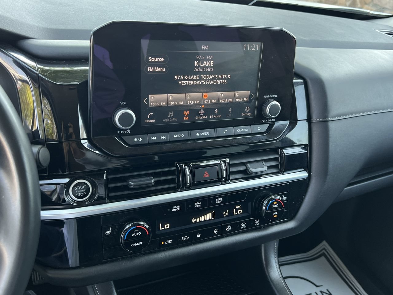 Used 2022 Nissan Pathfinder SV FWD image 17