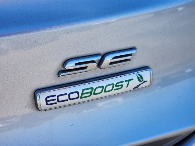 Used 2020 Ford Fusion SE FWD image 12