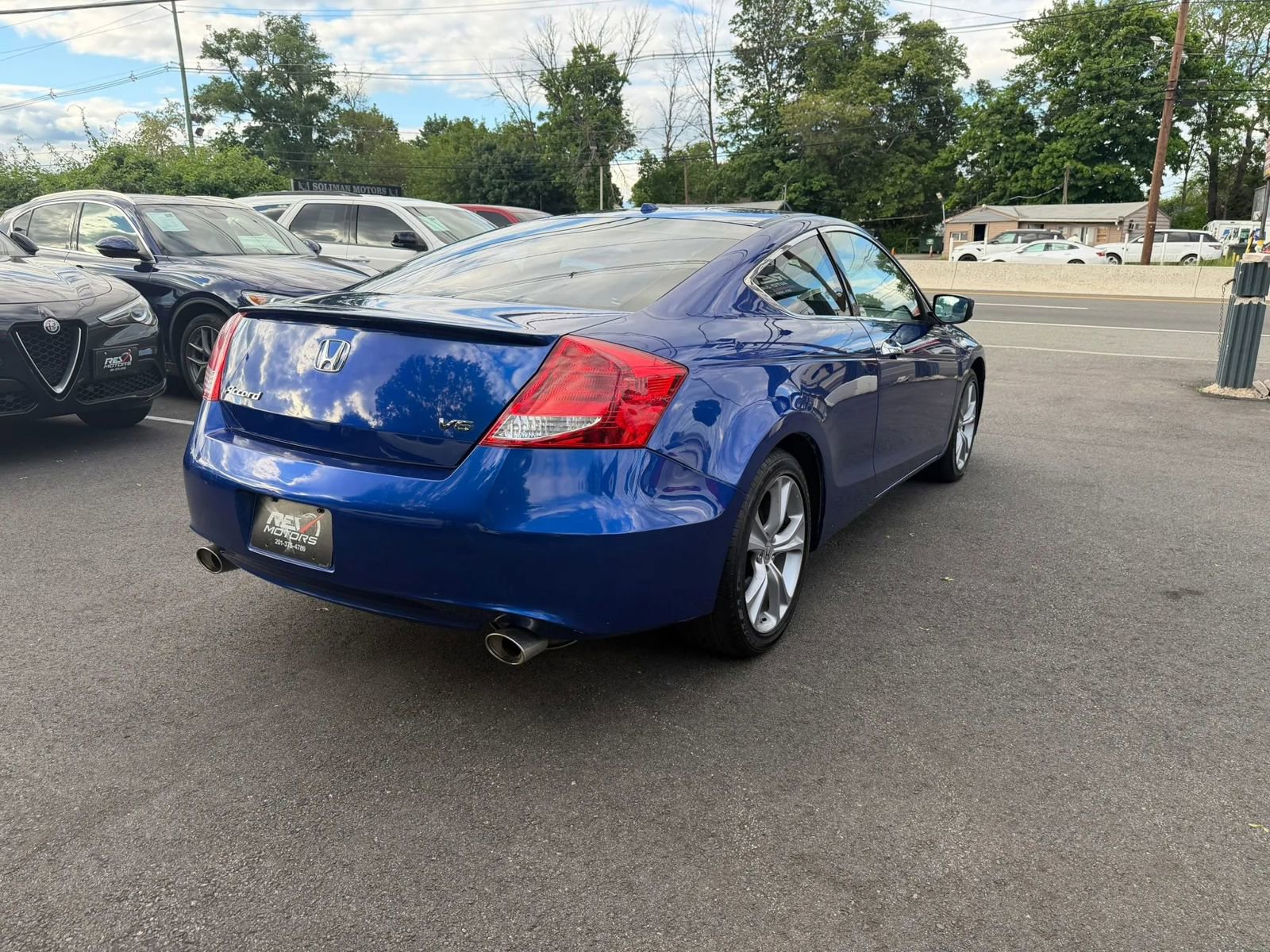 Used 2011 Honda Accord EX-L image 7
