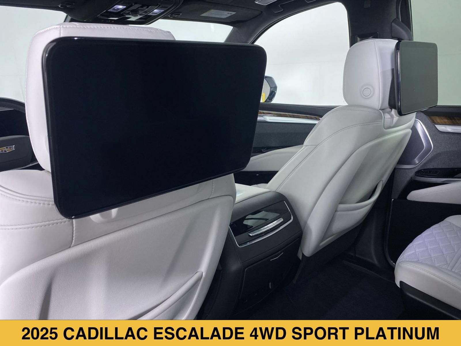 Certified 2025 Cadillac Escalade Sport Platinum w/ LPO, Floor Liner Package AWD/4WD image 18