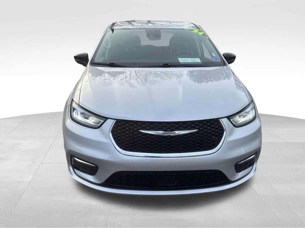 Used 2024 Chrysler Pacifica Touring-L image 31