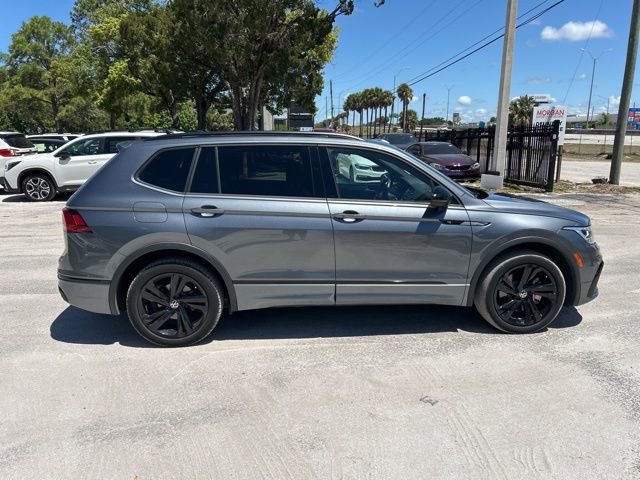 Used 2024 Volkswagen Tiguan SE R-Line FWD image 18