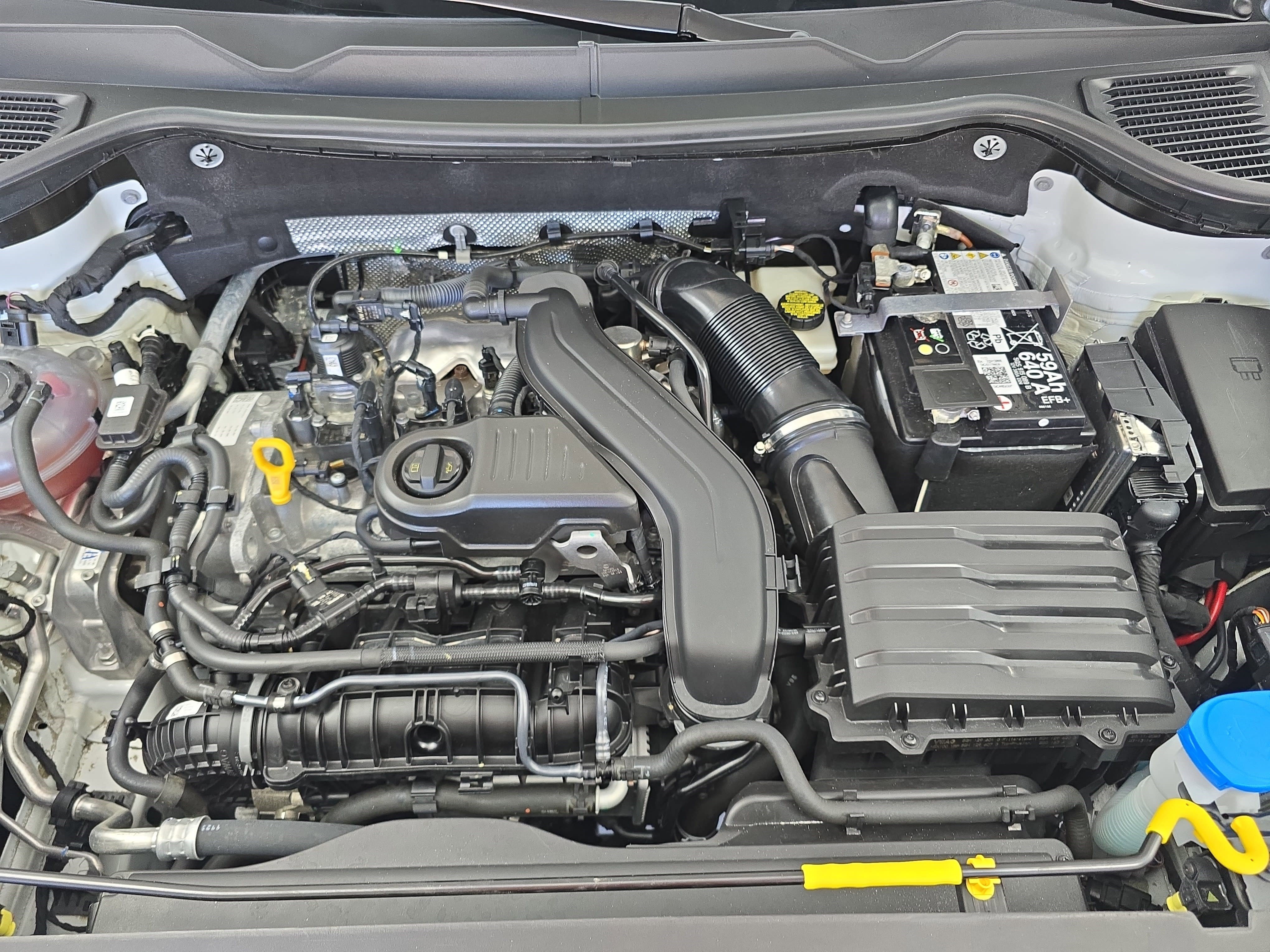 Used 2024 Volkswagen Taos SEL image 30