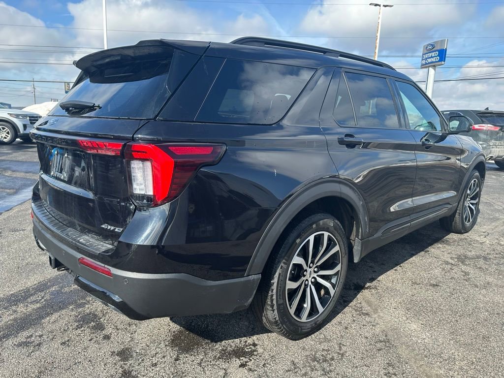 Used 2025 Ford Explorer ST-Line image 11