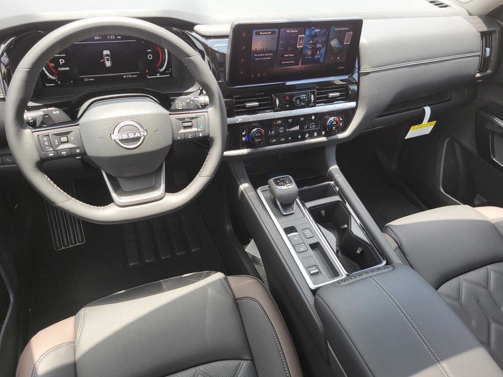 New 2026 Nissan Pathfinder Platinum w/ Accent Package FWD image 17