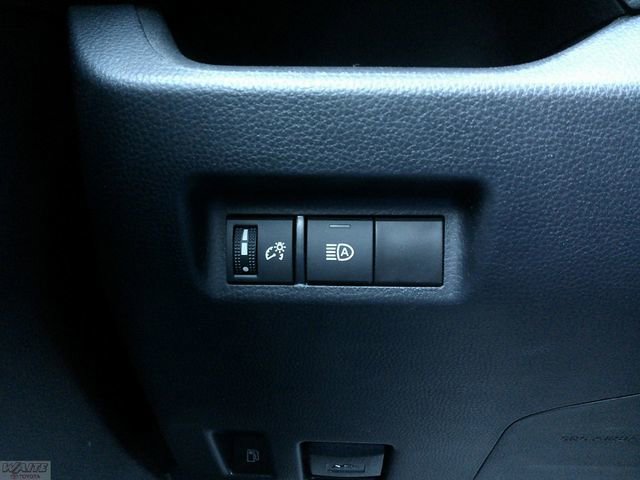 Used 2023 Toyota RAV4 AWD Hybrid image 17