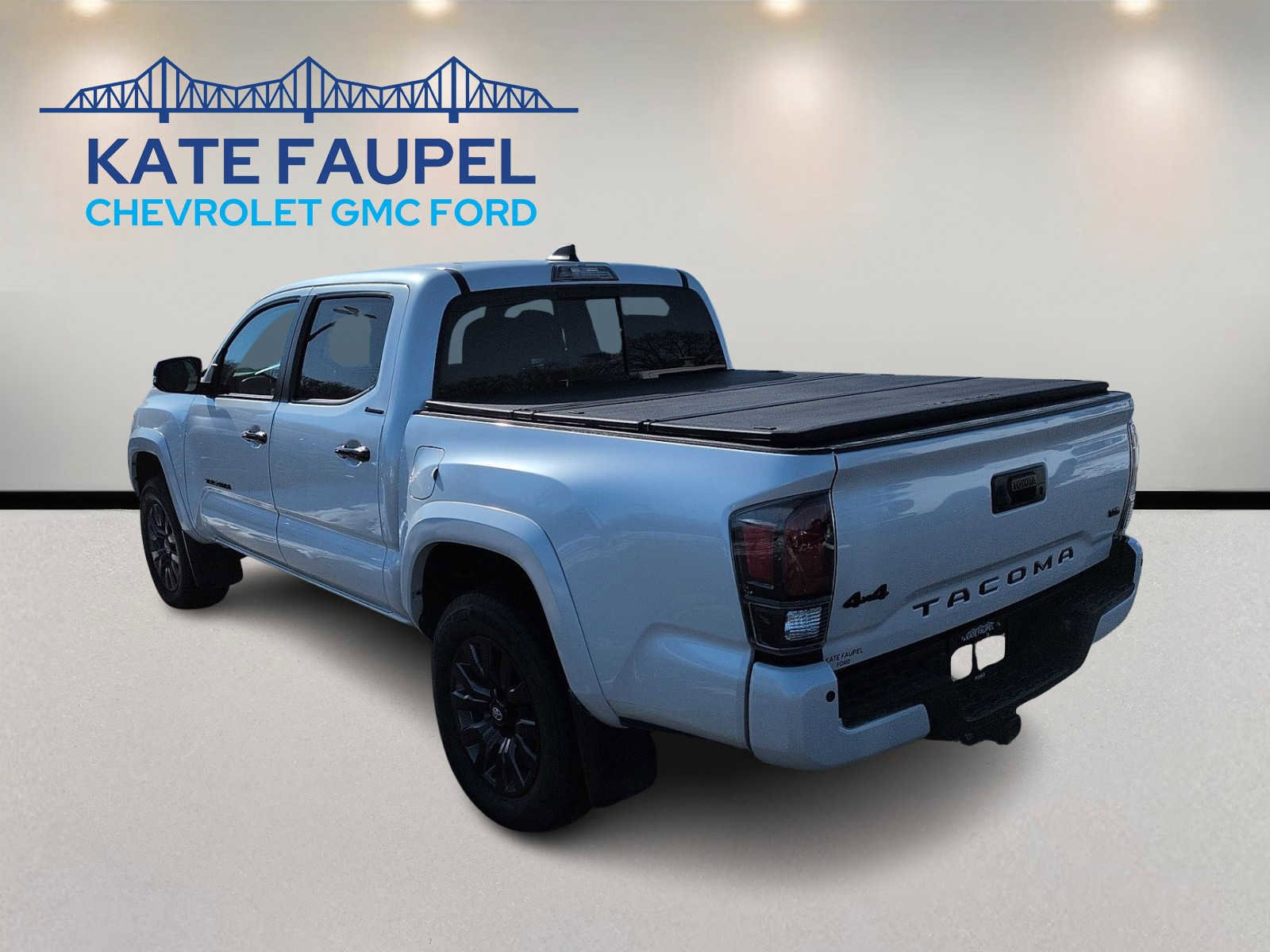 Used 2023 Toyota Tacoma Limited w/ Nightshade Package AWD/4WD image 5