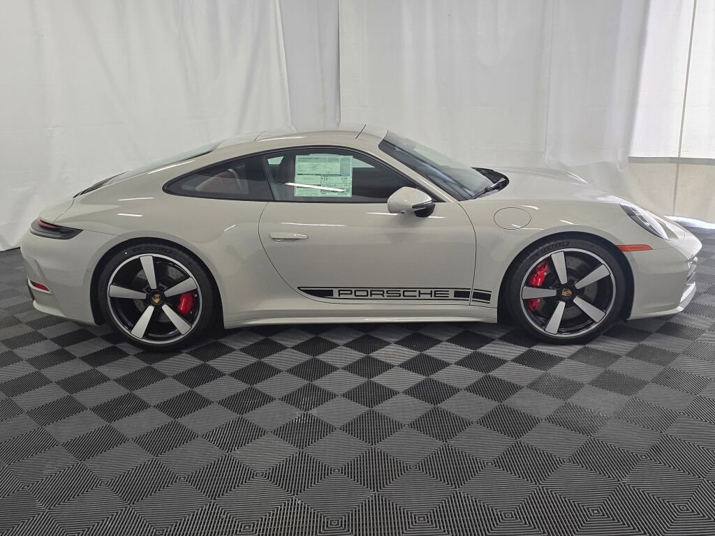 New 2026 Porsche 911 Carrera 4S image 8