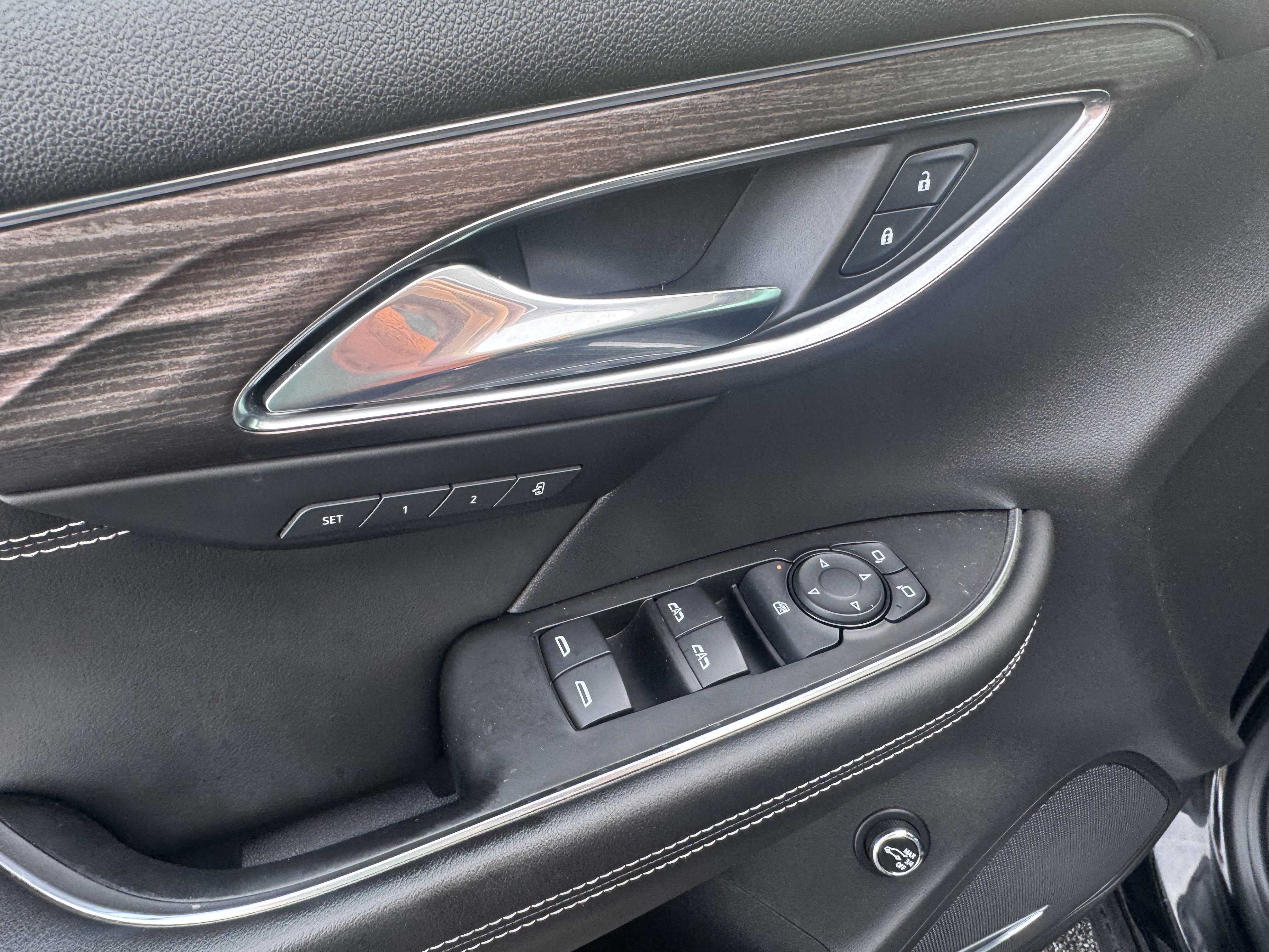 Used 2022 Buick Envision Avenir w/ Technology Package II AWD/4WD image 13