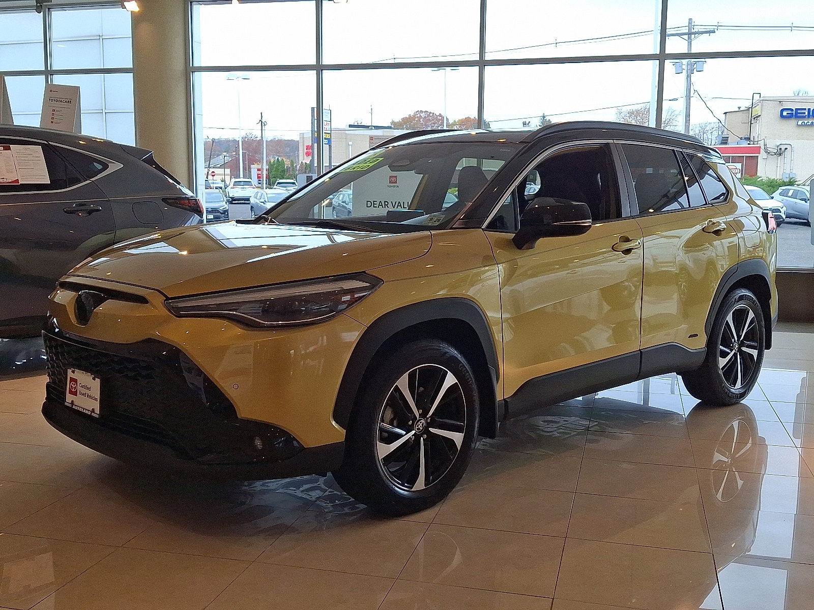 Certified 2023 Toyota Corolla Cross XSE image 3