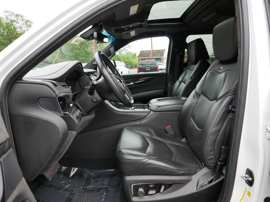 Used 2018 Cadillac Escalade ESV Platinum AWD/4WD image 18