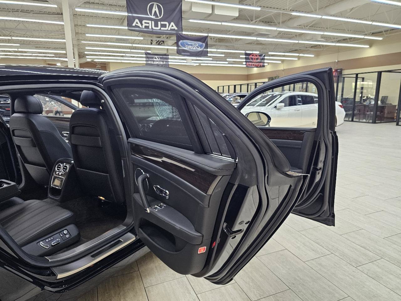 Used 2014 Bentley Flying Spur W12 AWD/4WD image 15