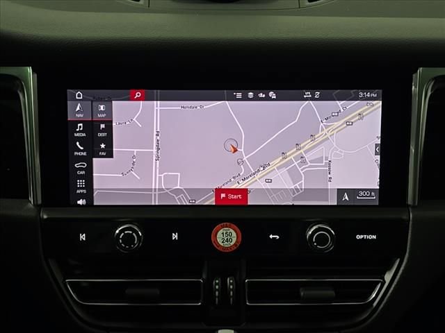 Certified 2025 Porsche Macan image 20