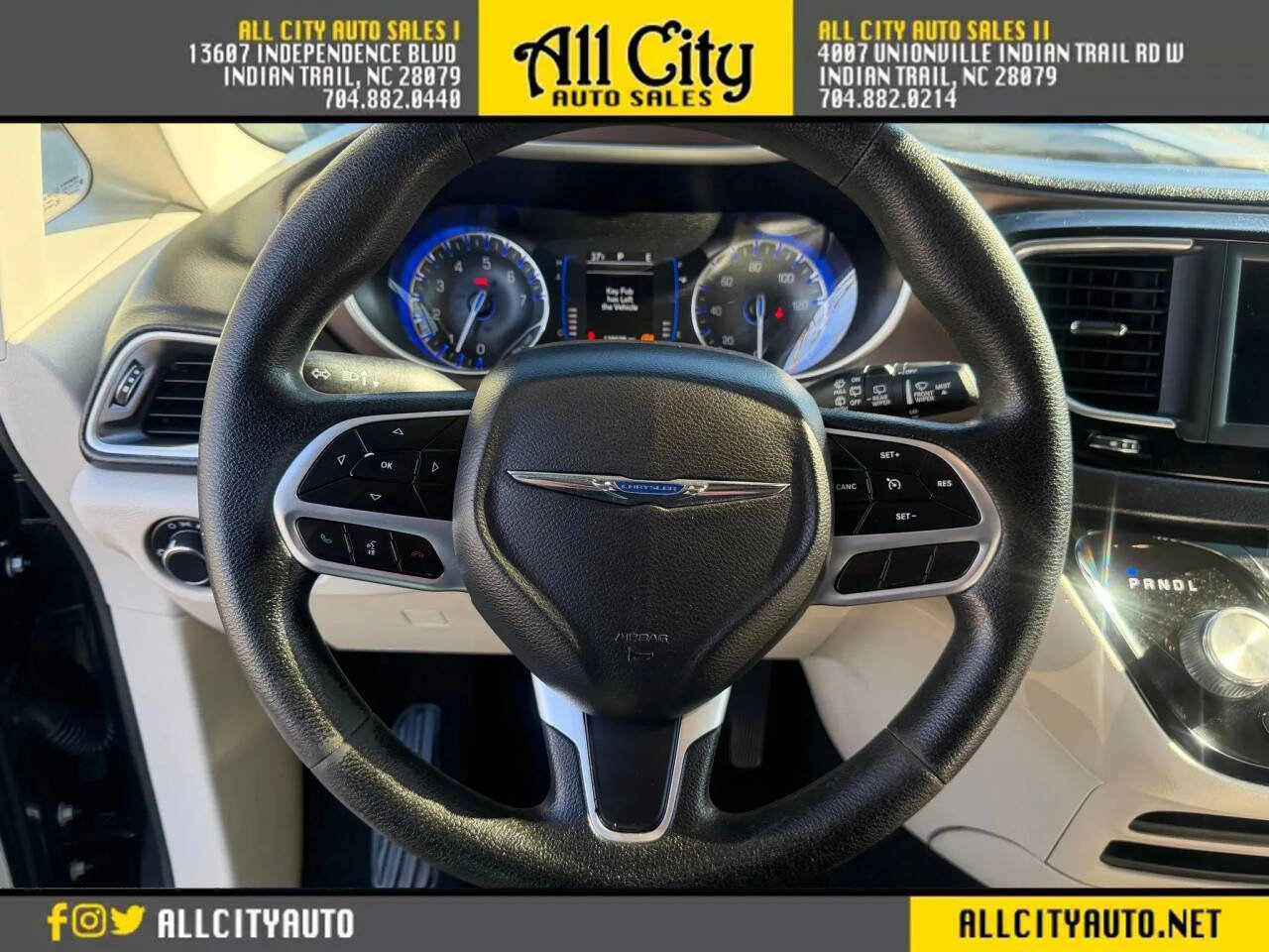 Used 2020 Chrysler Voyager Lxi FWD image 15