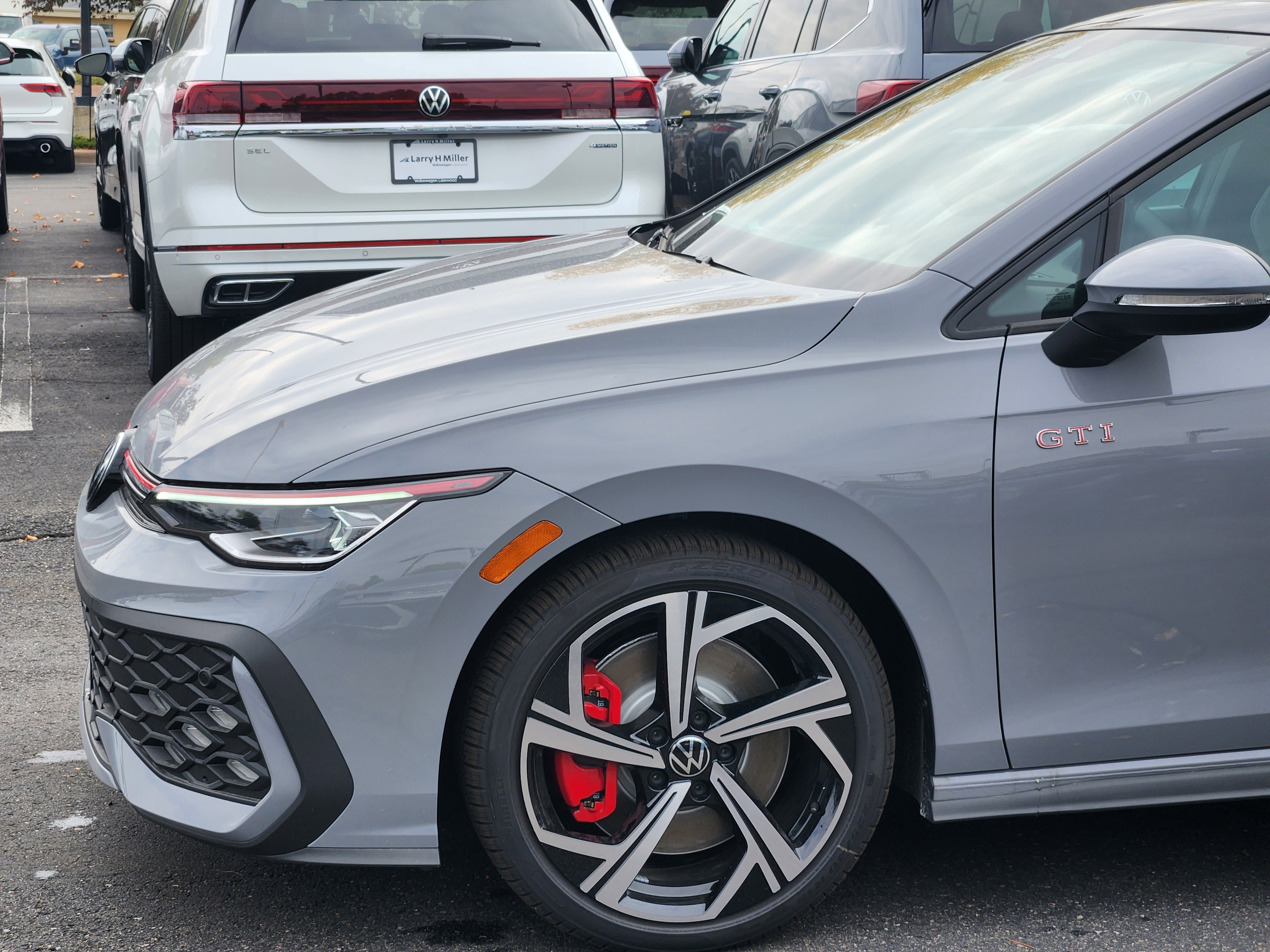 New 2025 Volkswagen GTI SE image 2