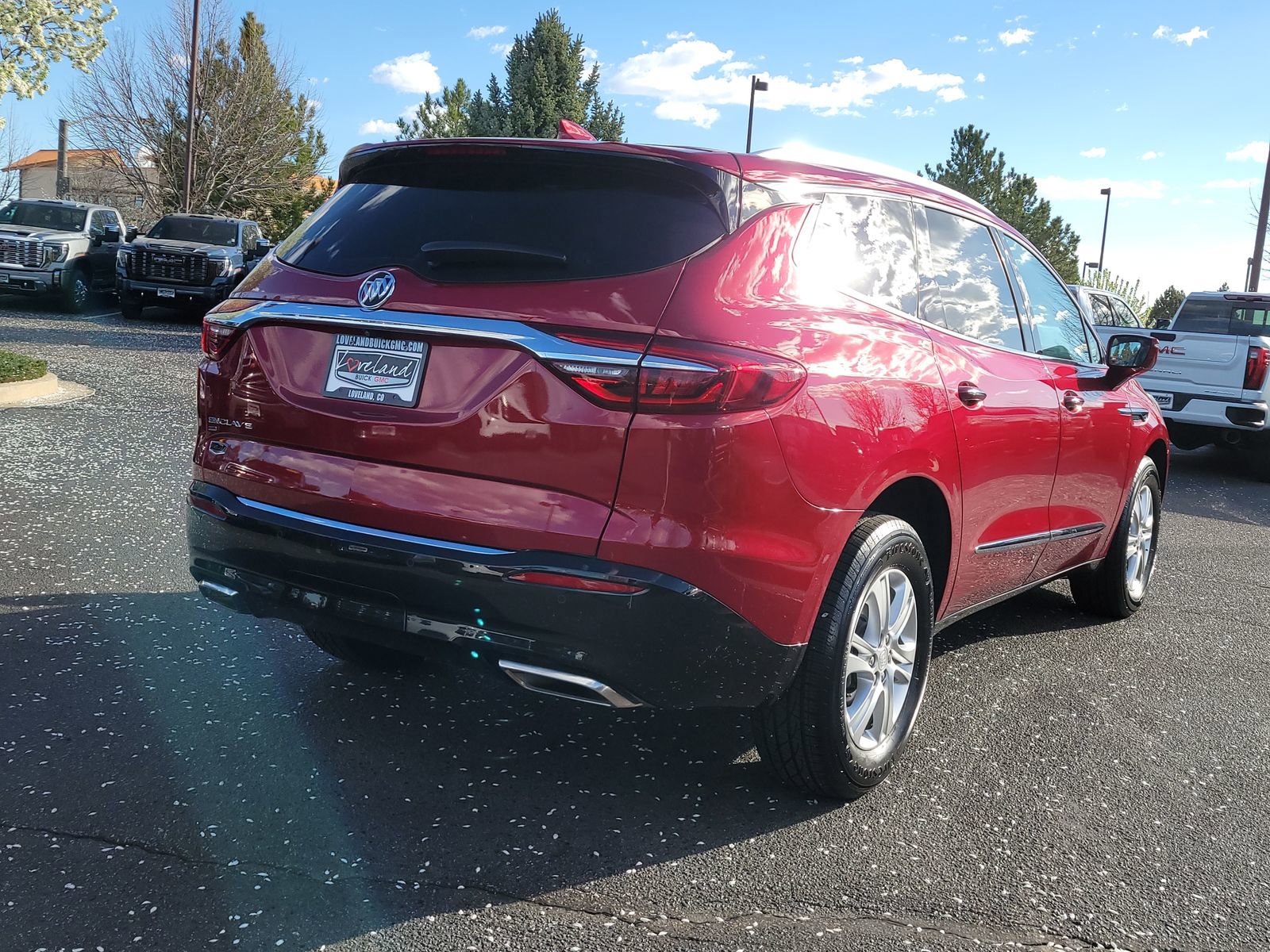 Used 2020 Buick Enclave Essence w/ Sound and Sites Package image 3