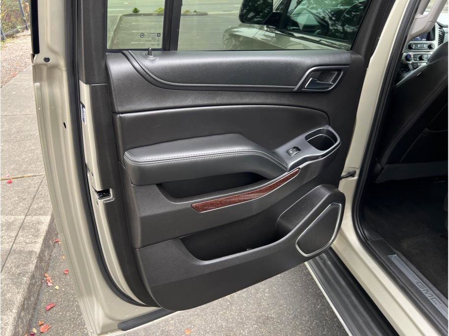 Used 2017 GMC Yukon XL SLT image 18