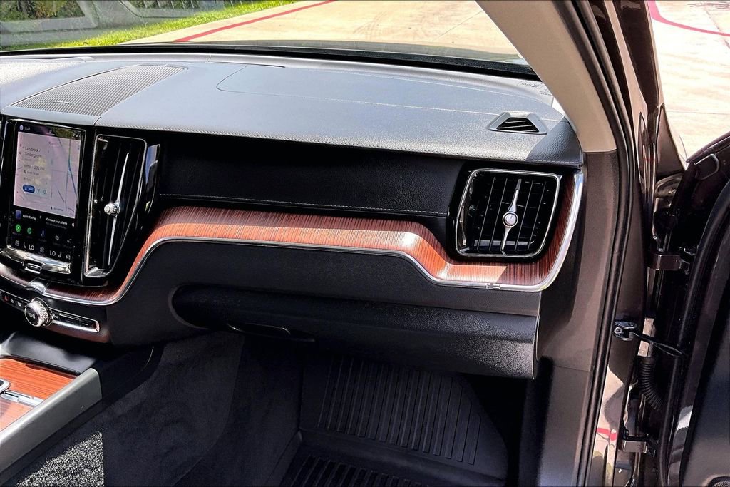 Used 2023 Volvo XC60 B5 Ultimate FWD image 21